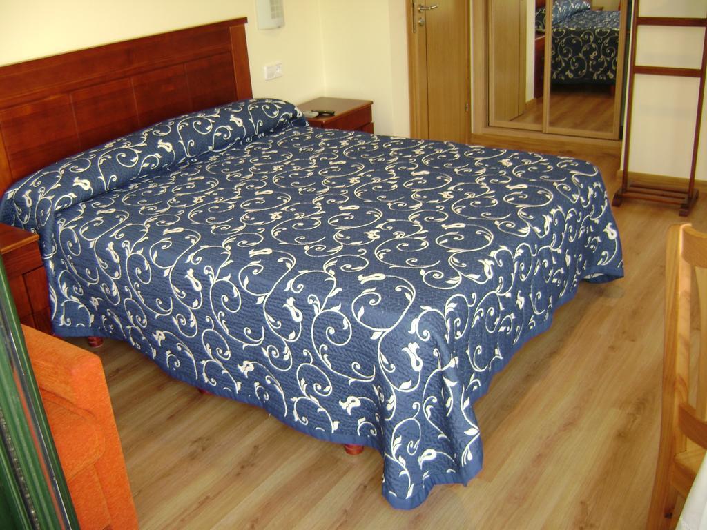 Hostal Santa Baia Рибадумия Номер фото